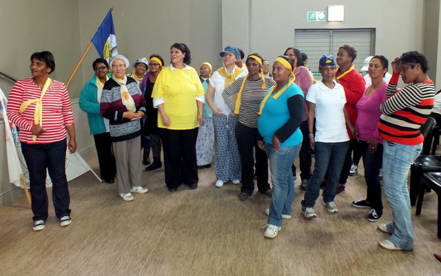 Gansbaai Vroue wys staal 5